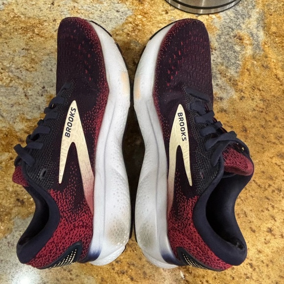 Brooks ghost size 6.5 - Picture 7 of 9